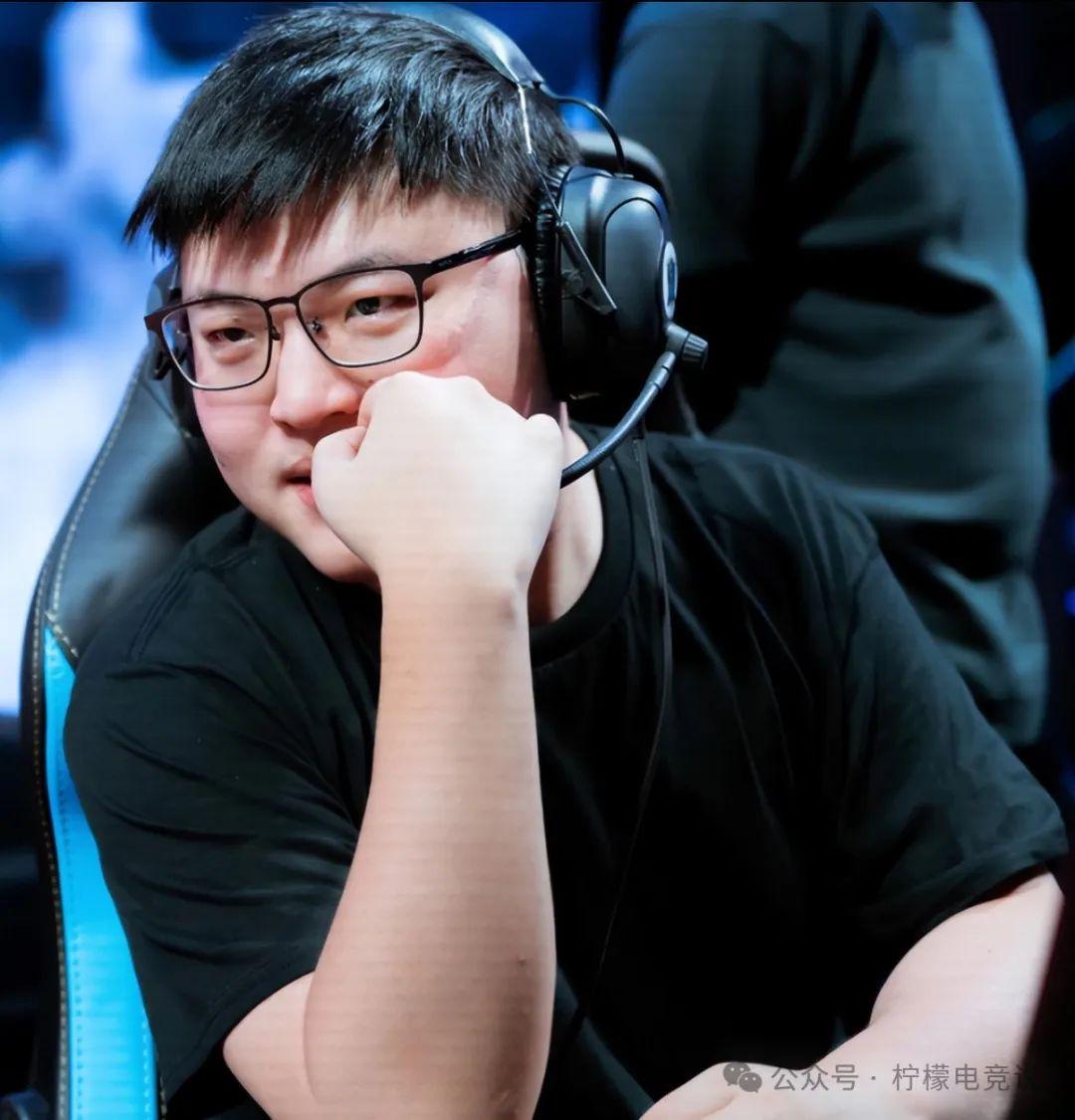 九游体育-Uzi在勇士比赛中夺冠,重返赛场引发热议!的简单介绍